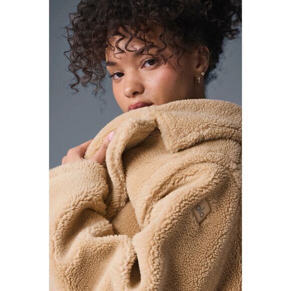 Alo Oversized Sherpa Trench Size Large In Color Camel - Picture 6 of 6